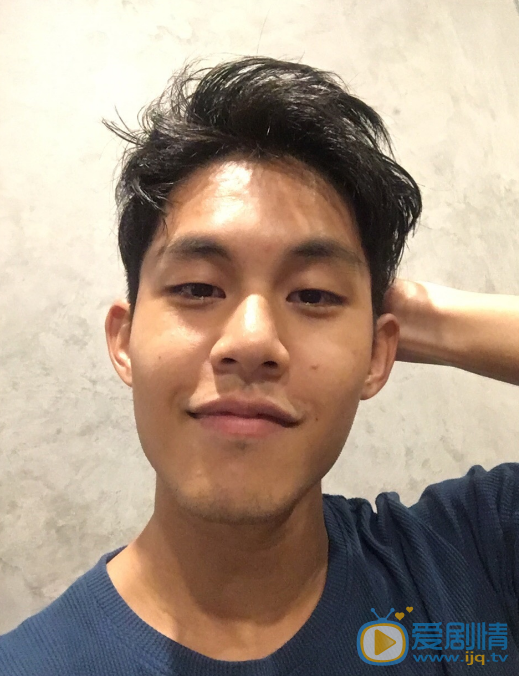 王毛东自拍照 王毛东高清写真_王毛东高清剧照