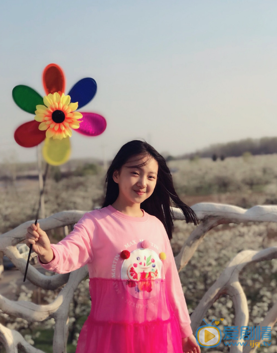 李妮妮唯美生活户外照 李妮妮高清写真_李妮妮高清剧照