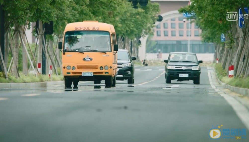 反恐特战队之天狼班猜为什么要劫走校车？