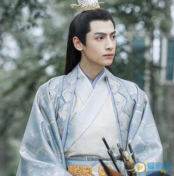 白发容齐和容乐两人是什么关系？