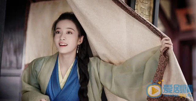 白发容齐和容乐两人是什么关系？