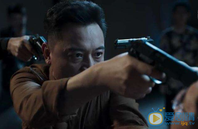 破冰行动是谁阻止林耀东动李飞？是不是马云波？