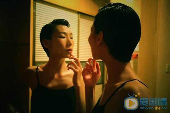 破冰行动赵嘉良手下关欣扮演者是谁？赵嘉良手下的女的叫什么名字？