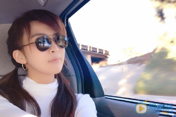 姬天语卖萌图片 姬天语高清写真_姬天语高清剧照