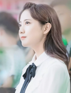 追球童嘉月的扮演者是谁？她的个人资料是什么？