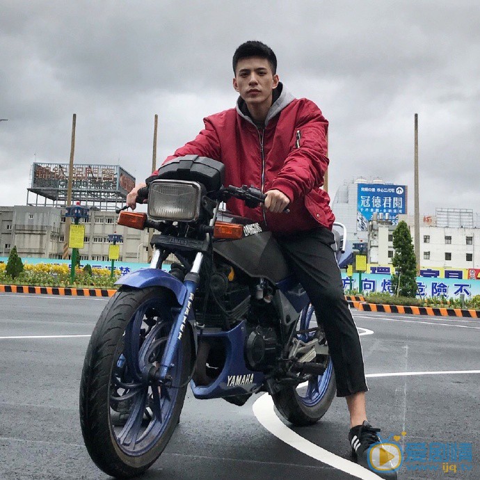 林柏叡街拍图片 林柏叡高清写真_林柏叡高清剧照