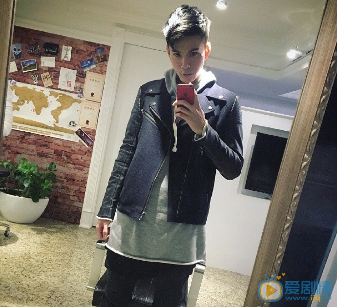 林柏叡帅气自拍图片 林柏叡高清写真_林柏叡高清剧照