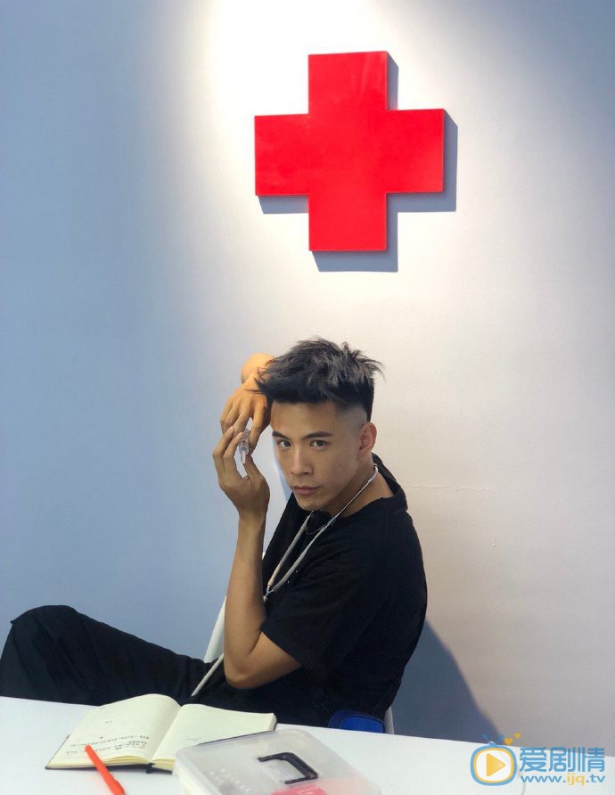 林柏叡搞怪图片 林柏叡高清写真_林柏叡高清剧照