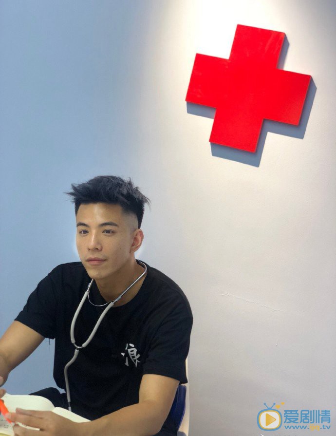 林柏叡搞怪图片 林柏叡高清写真_林柏叡高清剧照