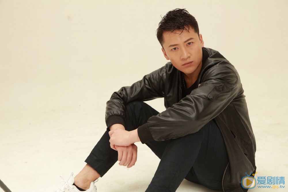 初鹏旭个人资料简介 初鹏旭演艺经历 初鹏旭写真图片