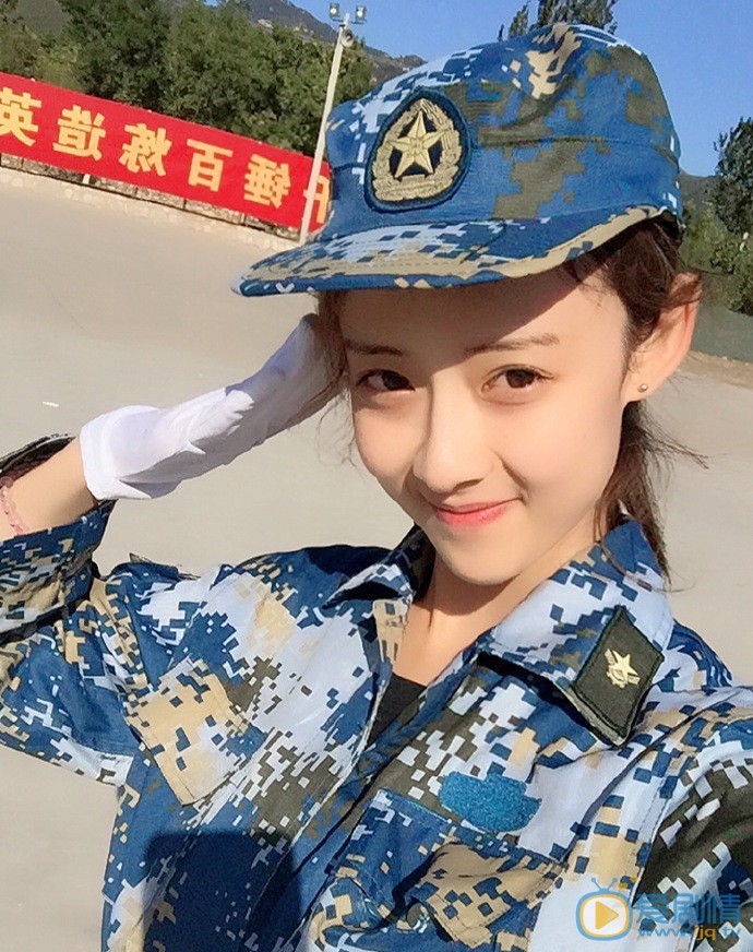 杨祺如军装照图片