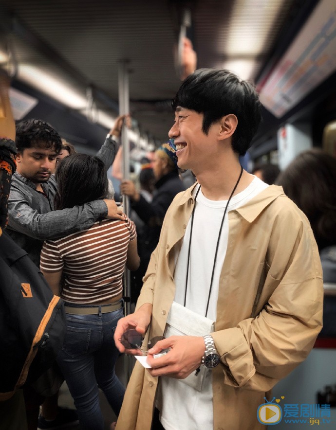 张栋梁街拍图片