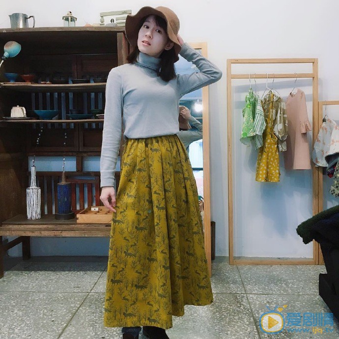 连俞涵撞色写真图片集