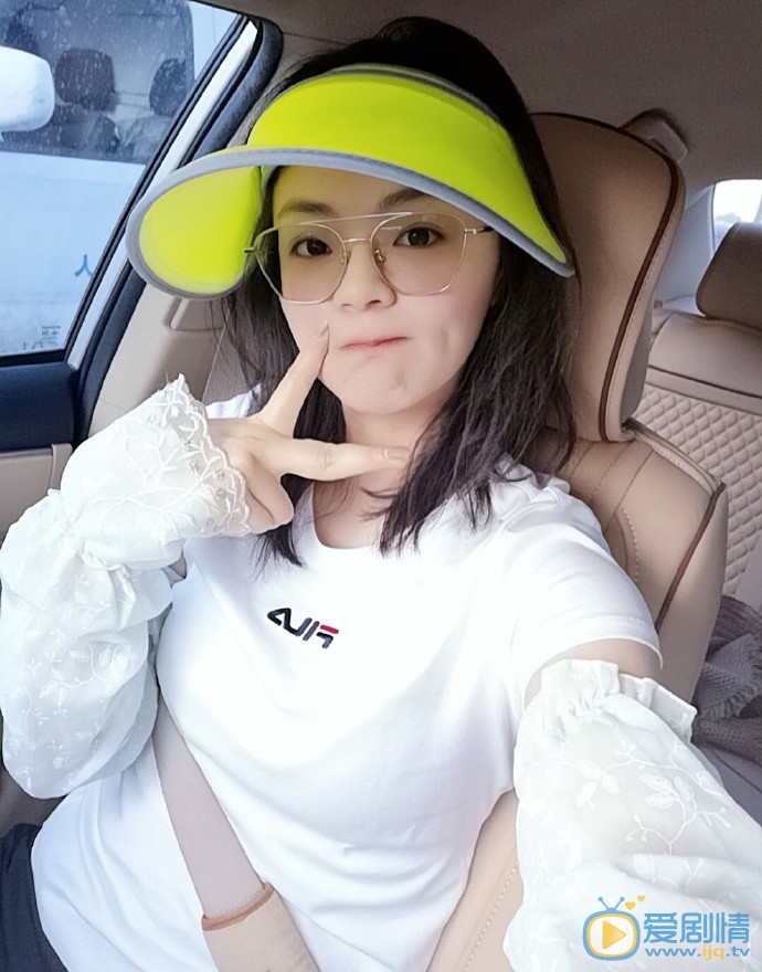 卢洋自拍照图片 卢洋自拍照图片
