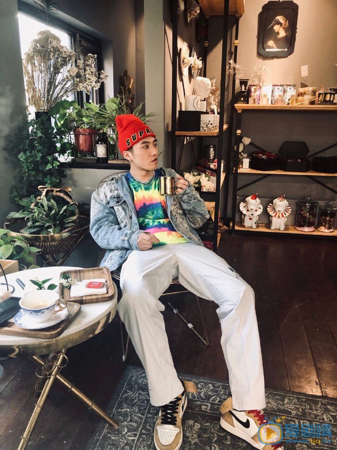 吴赫伦街拍高清图片 吴赫伦高清写真_吴赫伦高清剧照