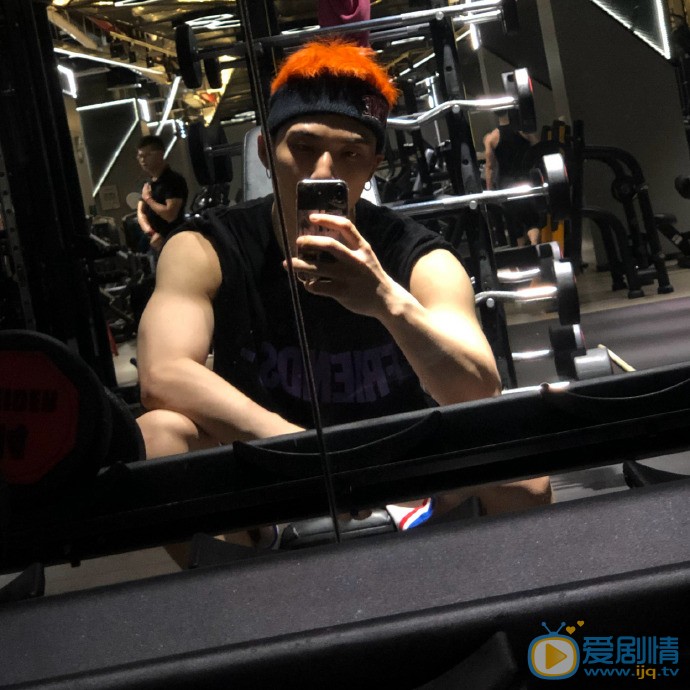 吴赫伦自拍照图片 吴赫伦高清写真_吴赫伦高清剧照
