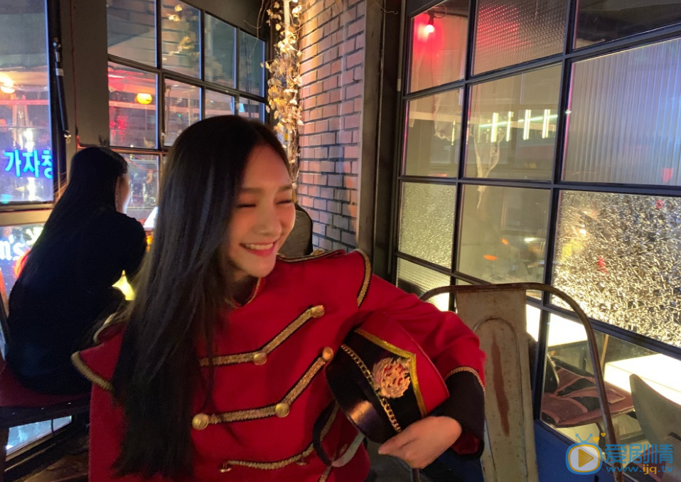 黄苑玲红色写真图片 黄苑玲高清写真_黄苑玲高清剧照