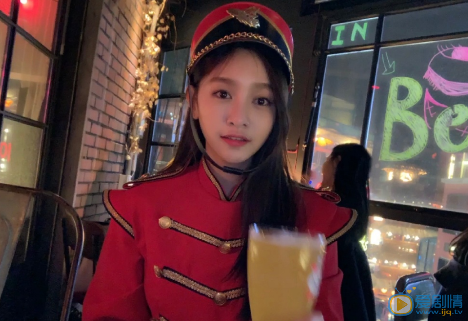 黄苑玲红色写真图片 黄苑玲高清写真_黄苑玲高清剧照