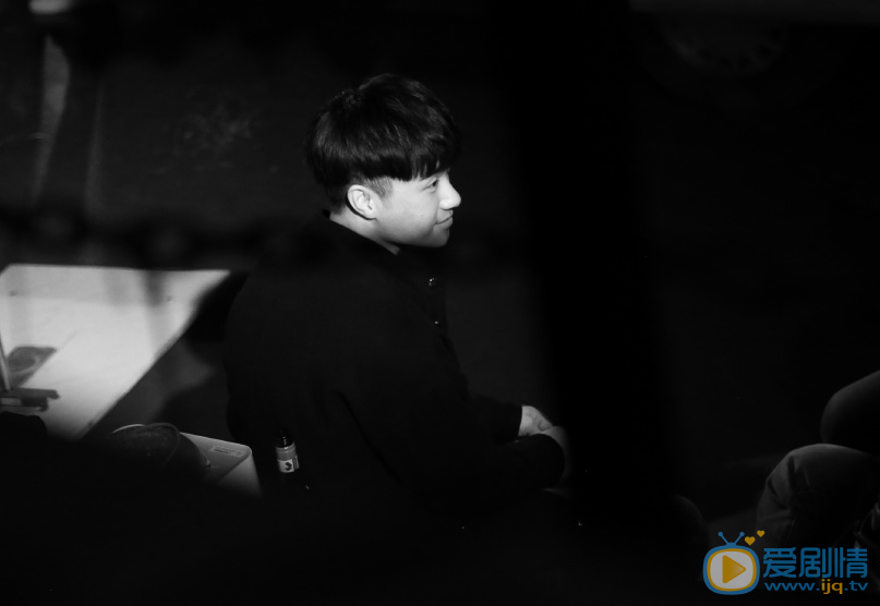孙逸仁黑色图片 孙逸仁高清写真_孙逸仁高清剧照