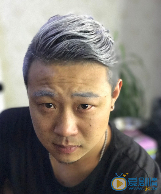 吴浩自拍照 吴浩高清写真_吴浩高清剧照