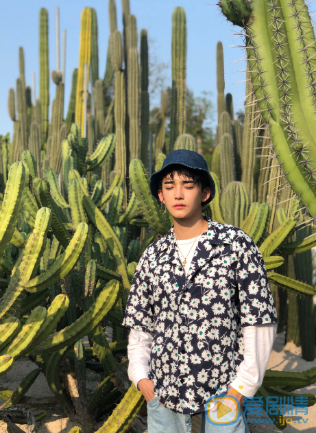 丁嘉文阳光户外照 丁嘉文高清写真_丁嘉文高清剧照