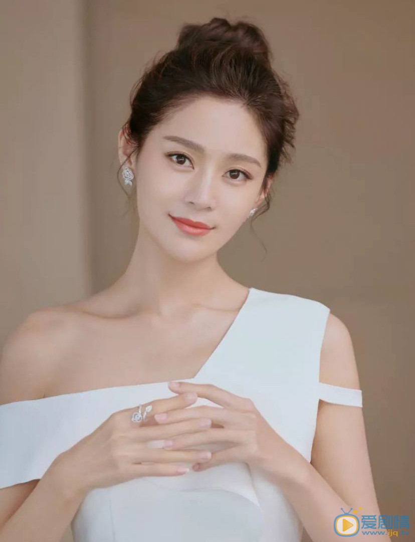 湾区儿女麦斯钰剧照 麦斯钰弯弯的大湾剧照