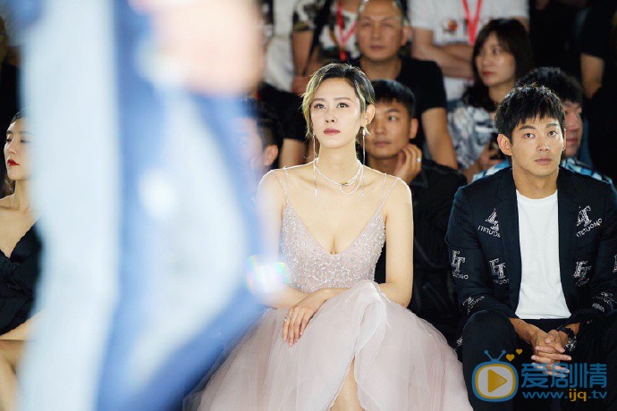 那广子现场活动照图片集 那广子高清写真_那广子高清剧照