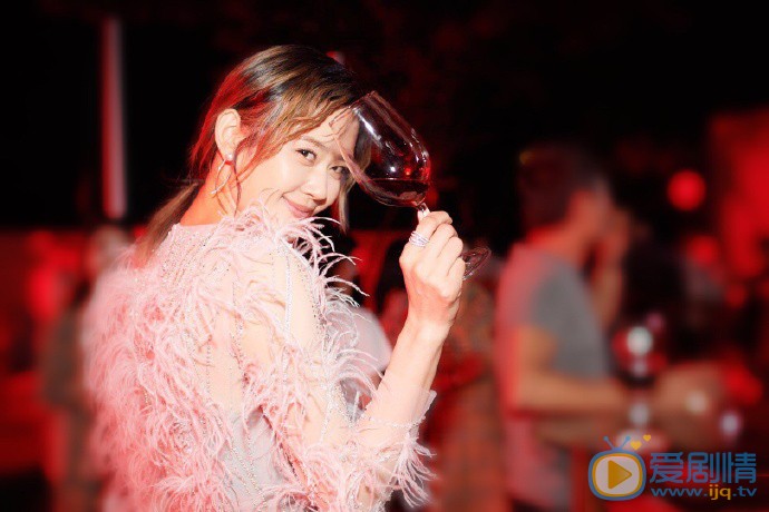 那广子现场活动照图片集 那广子高清写真_那广子高清剧照