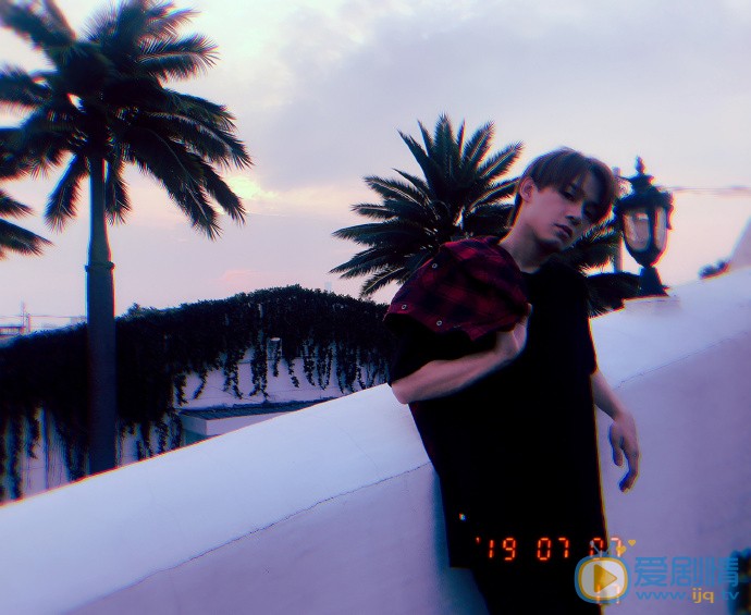 姚琛街拍图片 姚琛高清写真_姚琛高清剧照