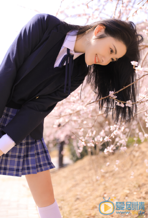 杨可校服写真 杨可高清写真_杨可高清剧照