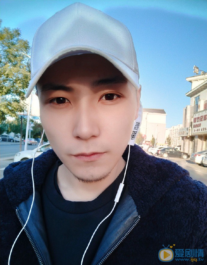 陈志伟自拍照图片