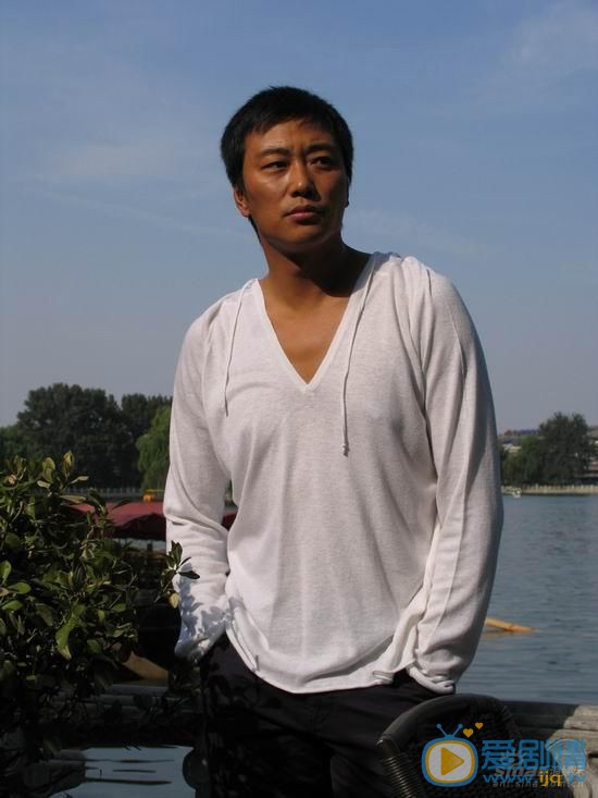 刘冠成年轻照图片 刘冠成高清写真_刘冠成高清剧照