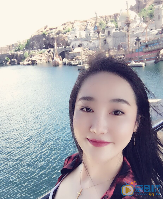 刘芸杉旅拍照