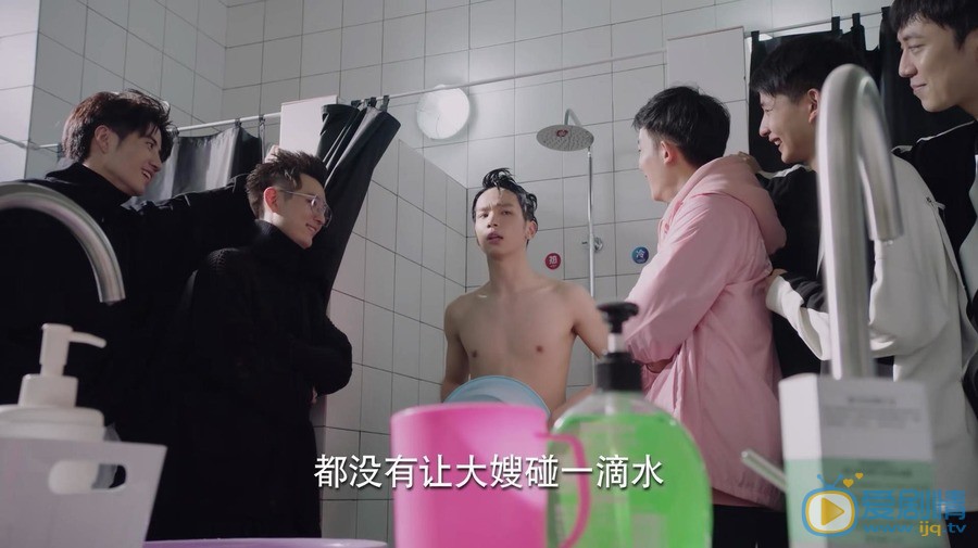余承恩《亲爱的热爱的》剧照 余承恩高清写真_余承恩高清剧照