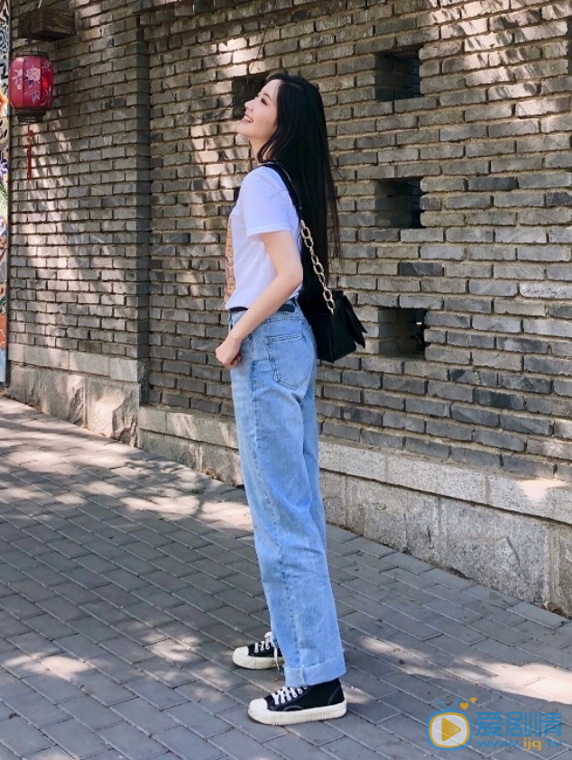王艺瑾旅拍照 王艺瑾高清写真_王艺瑾高清剧照