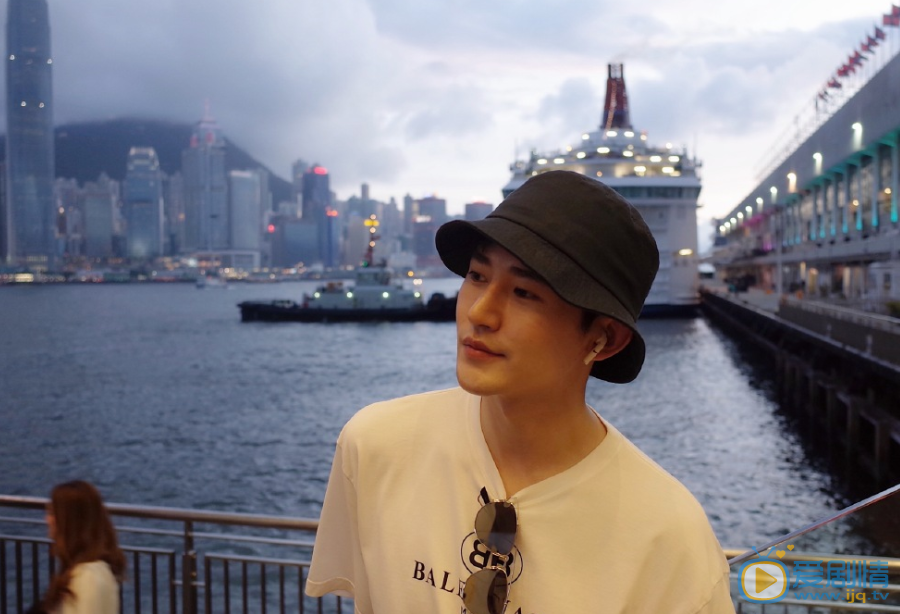 博尔吉特帅气旅拍照 博尔吉特高清写真_博尔吉特高清剧照