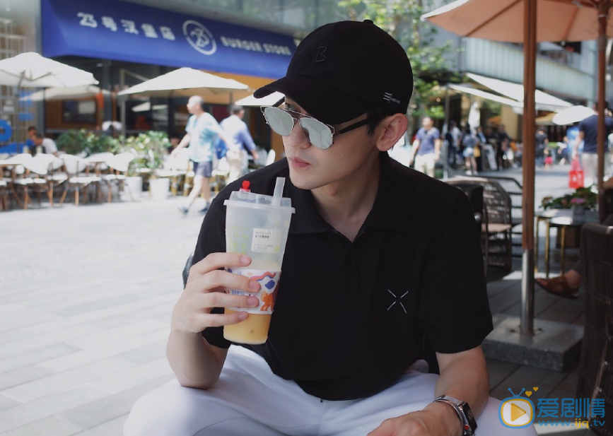 博尔吉特帅气旅拍照 博尔吉特高清写真_博尔吉特高清剧照