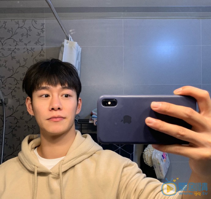 娄鸣日常生活照图片 娄鸣高清写真_娄鸣高清剧照