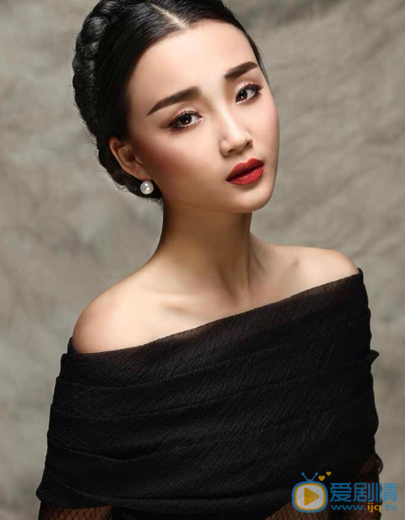 王溪鹭甜美写真