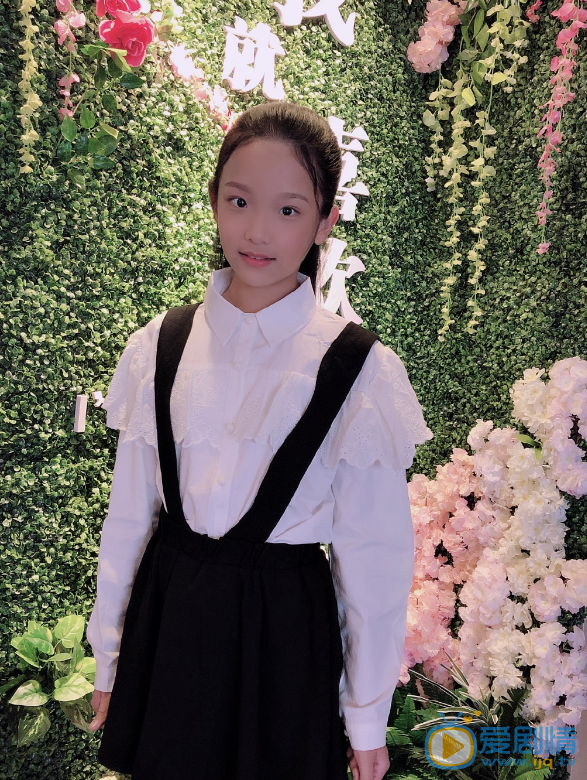李方涵个人资料简介 李方涵演艺经历 李方涵写真