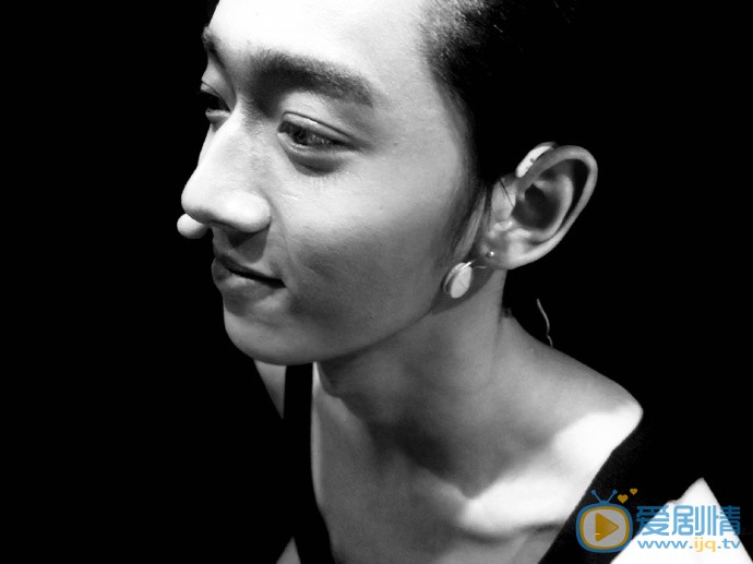 李嘉豪舞台照图片 李嘉豪高清写真_李嘉豪高清剧照