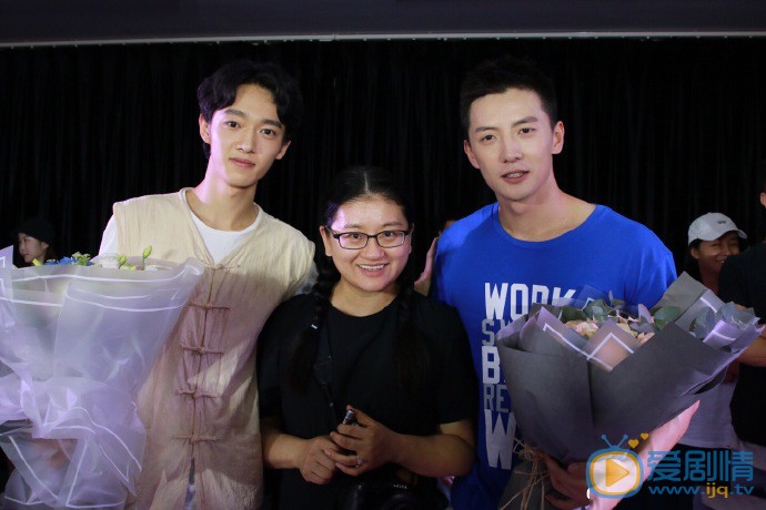 李嘉豪舞台照图片 李嘉豪高清写真_李嘉豪高清剧照
