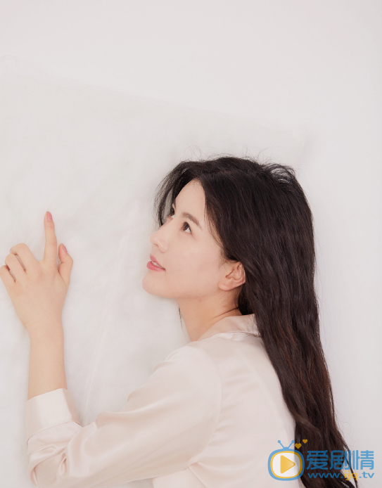 刘亦彤气质写真 刘亦彤高清写真_刘亦彤高清剧照