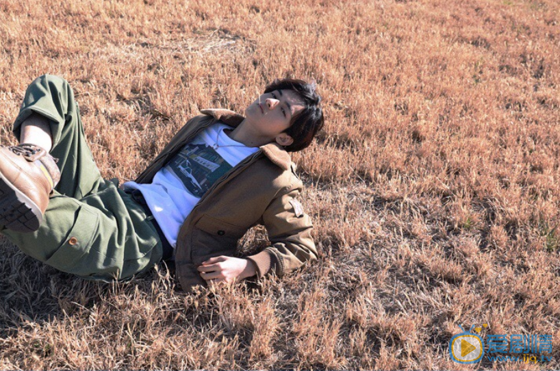 周历杰文艺写真 周历杰高清写真_周历杰高清剧照