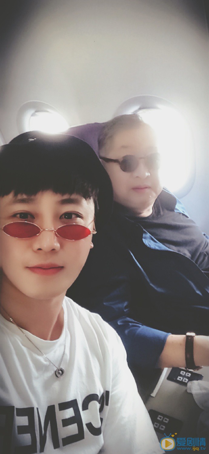 彭梓洋合照图片集 彭梓洋高清写真_彭梓洋高清剧照
