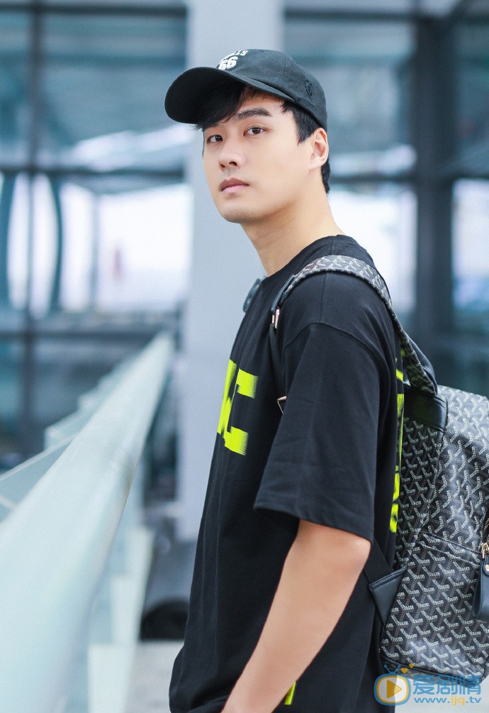曲博街拍图片 曲博高清写真_曲博高清剧照