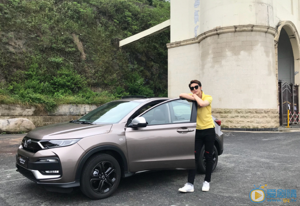 黄政皓旅拍照 黄政皓高清写真_黄政皓高清剧照