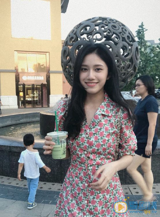 张俐晴甜美照 张俐晴高清写真_张俐晴高清剧照