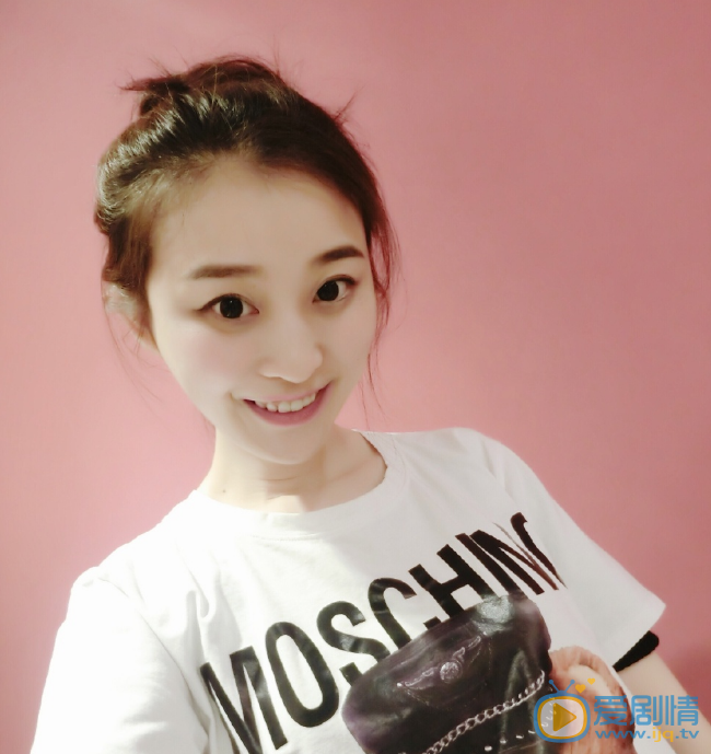 李美君生活照 李美君高清写真_李美君高清剧照