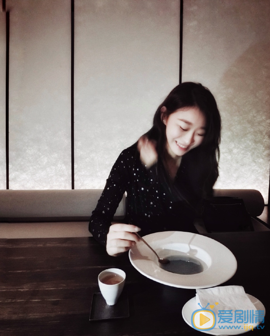 李美君生活照 李美君高清写真_李美君高清剧照